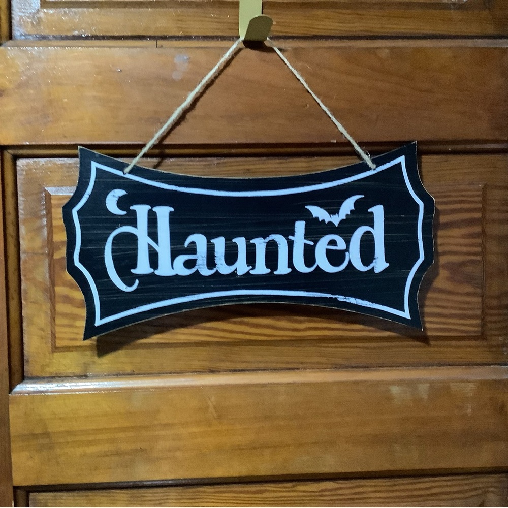 New Halloween haunted sign